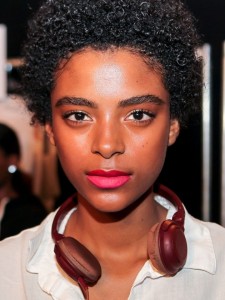 red-pink-lips-cushnie